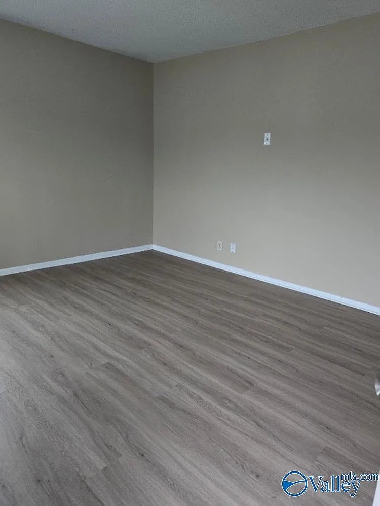 1 bed, 1.0 bath, 590 sqft, $735 — Photo 3