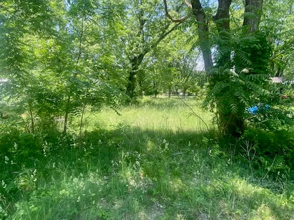24/223 Woodhaven Dr E, Sublette, IL 61367