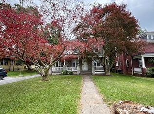 310 Manor Ave #B, Millersville, PA 17551