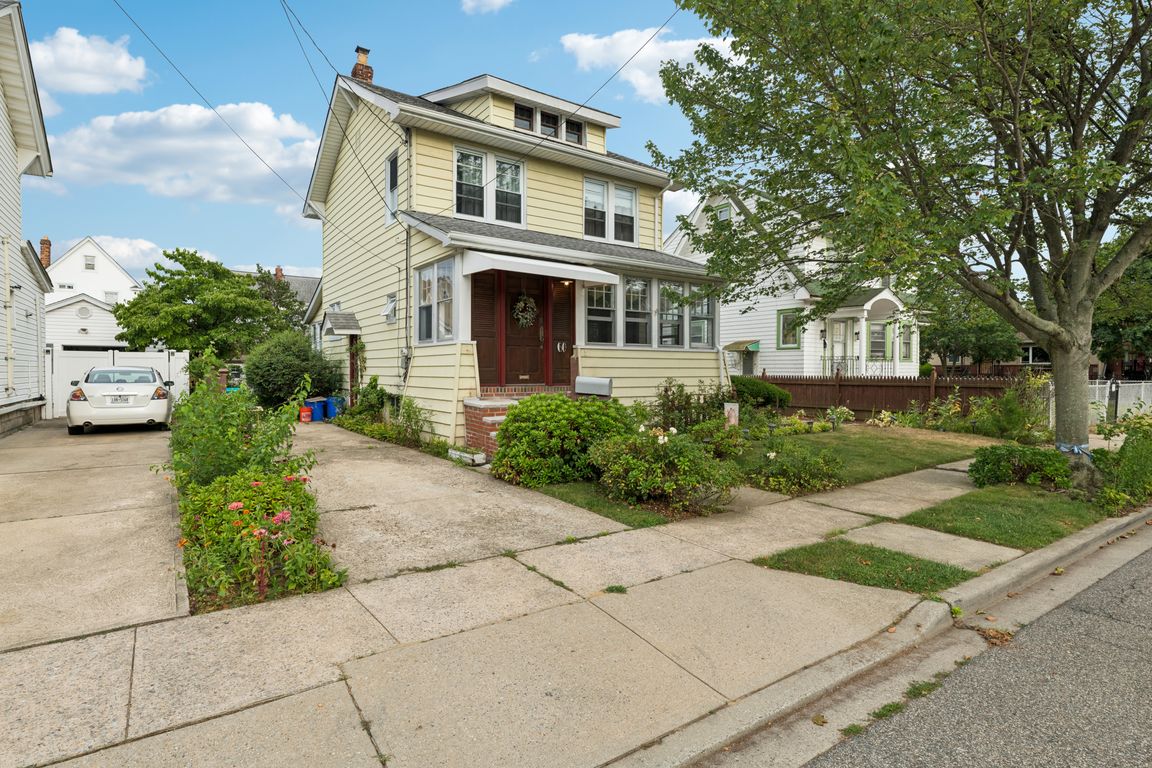 Woodlawn Ave-S0208-002.jpg