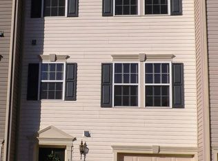 165 Tidewater Ter, Falling Waters, WV 25419