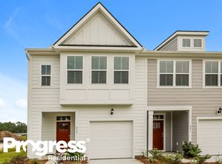 679 Trotters Ln, Moncks Corner, SC 29461