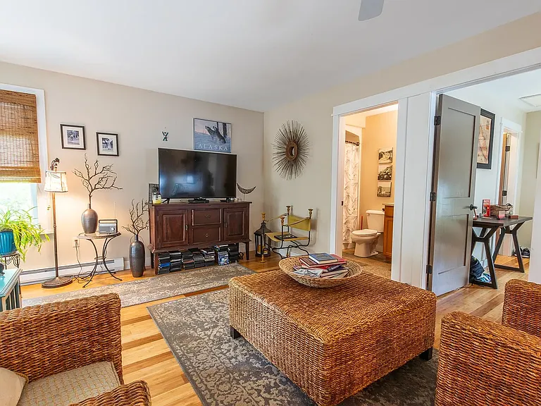 34 Dartmouth St — Photo 4