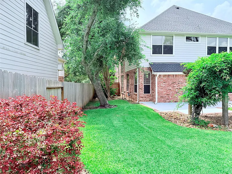 5711 Silver Bay Ct — Photo 35