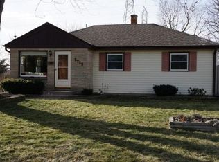 2725 S 99th St, West Allis, WI 53227