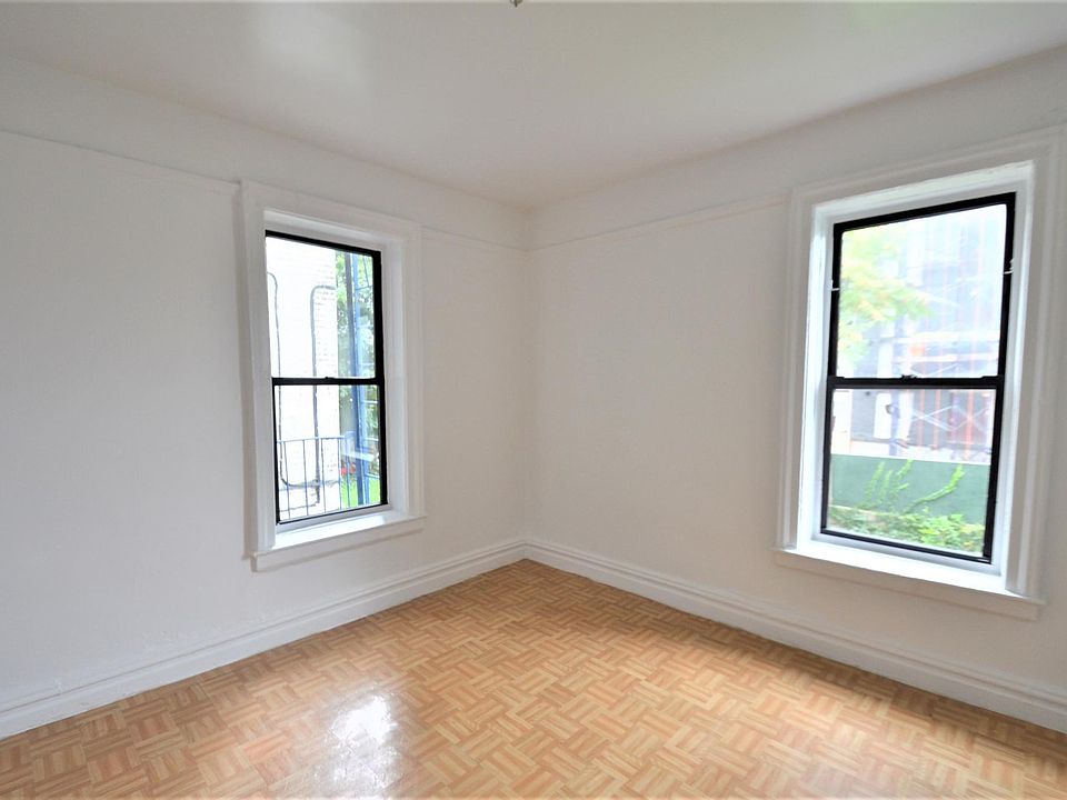 2nd image of 1271 Morris Ave APT 1