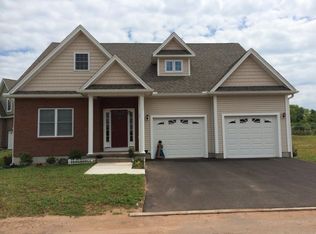 90 Windermere Village Rd, Ellington, CT 06029