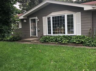 110 Ivy Ln, Knoxville, IL
