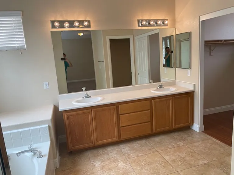 321 Waterton Lakes Ave — Photo 20