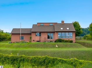 6420 N Manitou Trl, Northport, MI 49670