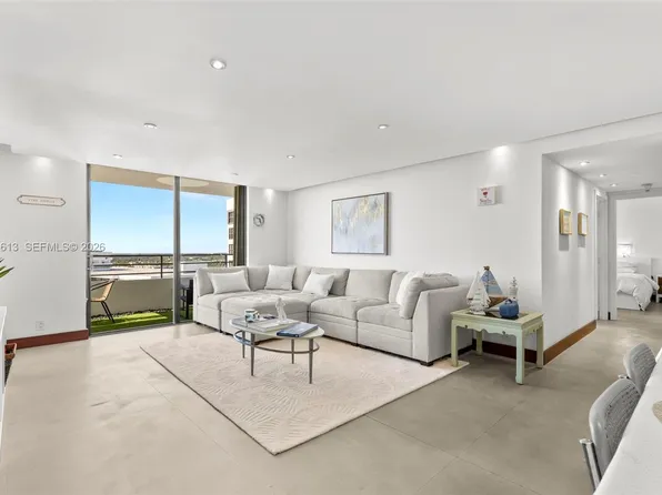 2500 Parkview Dr APT 2319, Hallandale, FL 33009