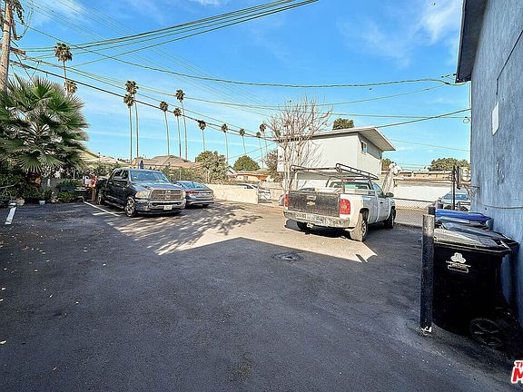 3rd image of 3919 Halldale Ave