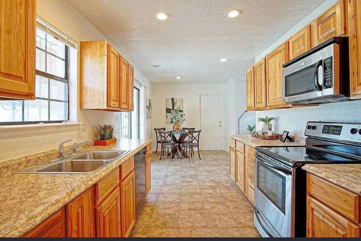 2 bed, 2.0 bath, 1087 sqft, $1,500 — Photo 1