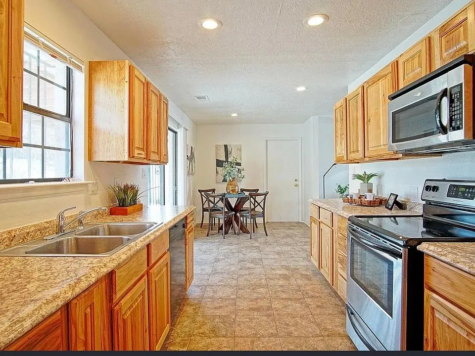 2600 Eubank Blvd NE #1