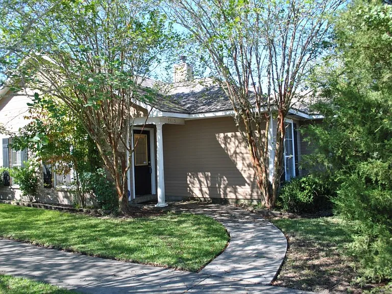 3613 Brightside Dr — Photo 1