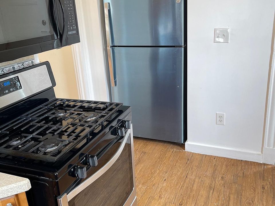 1st image of 8577 87th St Floor 2