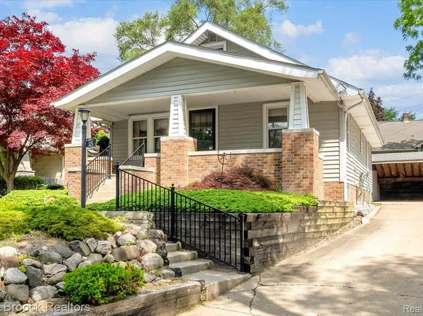 325 Parkdale Ave, Rochester, MI 48307