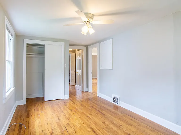 4714 Mercier St — Photo 10