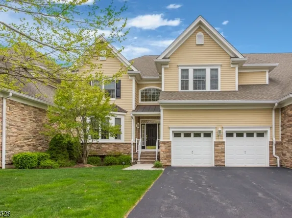 12 Donlavage Way #94, West Orange, NJ 07052