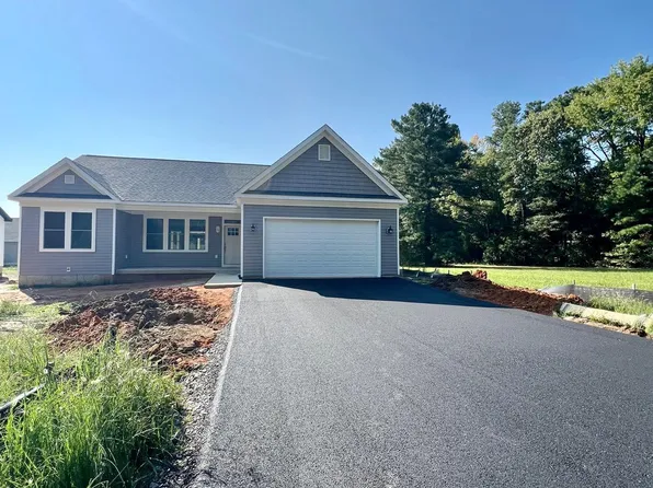 616 Glebe Harbor Dr, Montross, VA 22520