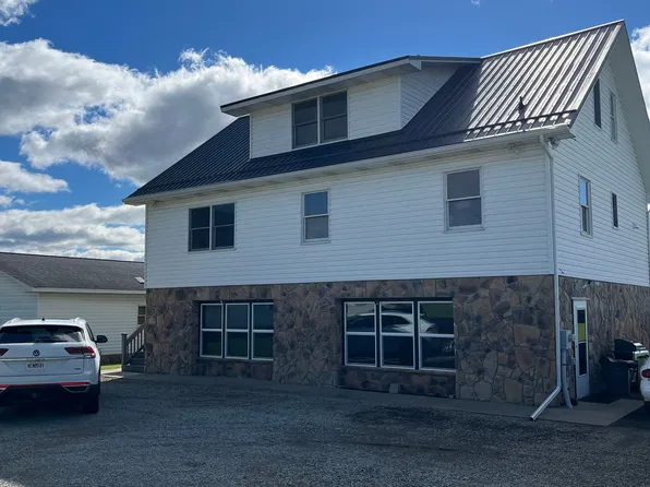 749 Vanderbilt Rd, Connellsville, PA 15425