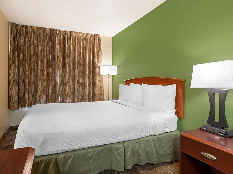 Studio Suite - 1 Queen Bed