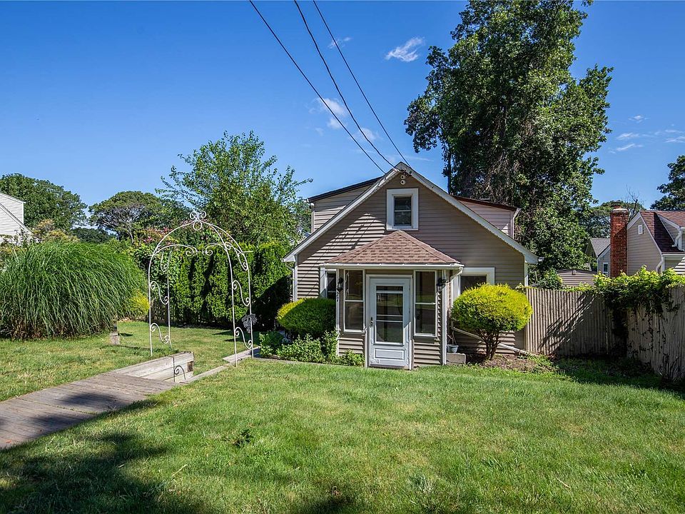 27 Poseidon Road, Rocky Point, NY 11778 MLS 3493857 Zillow