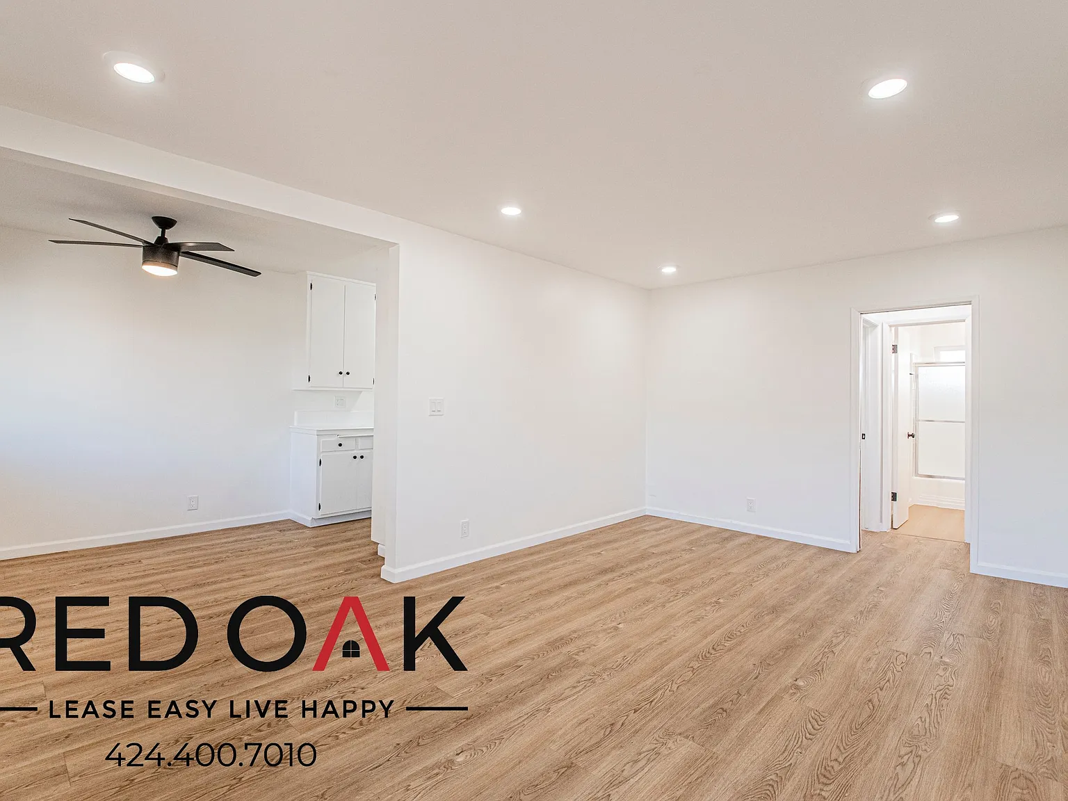 Bright 1-Bed with Hardwood-Style Floors, Air Conditioning, On-Site Laundry and Parking Included i... — Photo 3