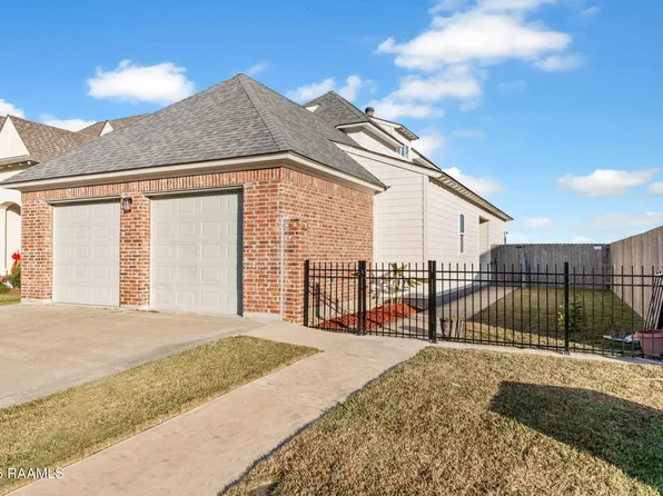 305 San Sebastian Dr, Youngsville, LA 70592