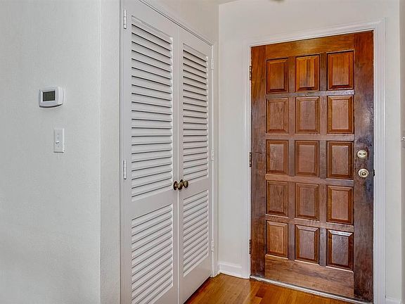 5th image of 701 Connell Dr