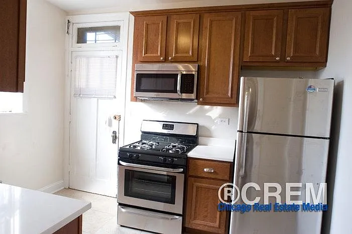1376 W Greenleaf Ave #3 — Photo 6
