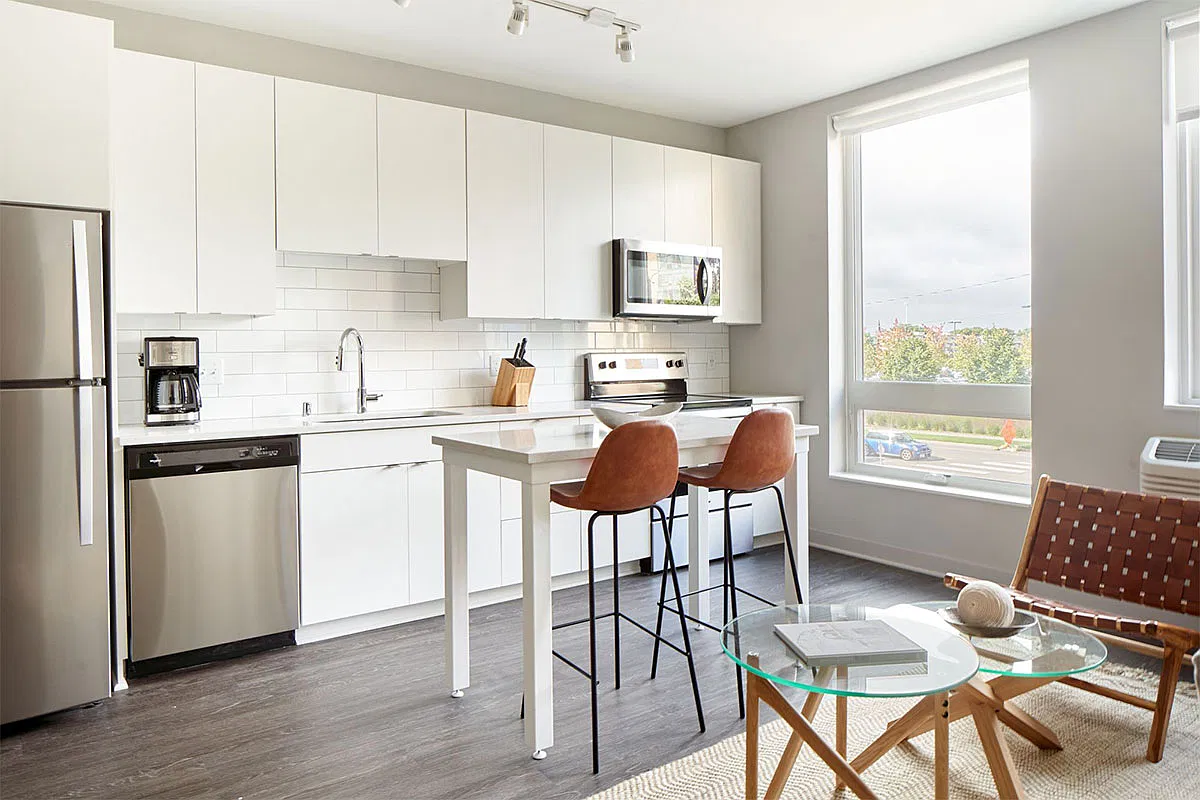 Luna Apartments — Photo 3