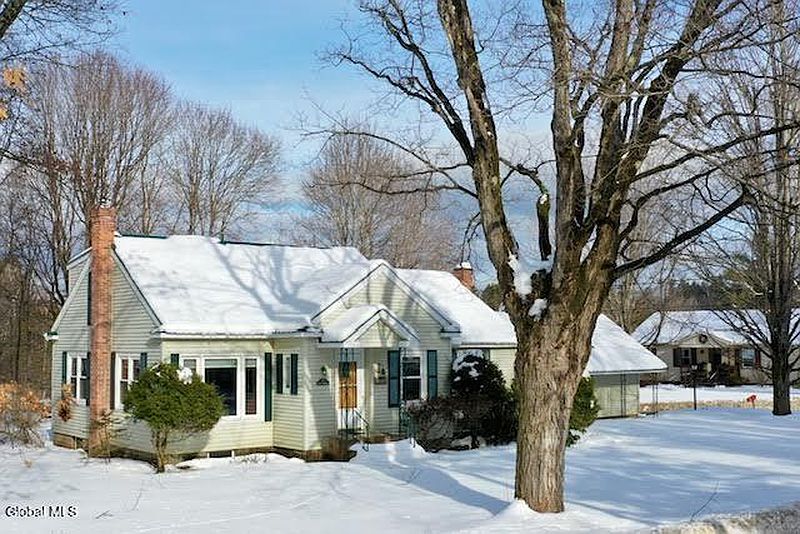 2nd image of 23 Marion Avenue