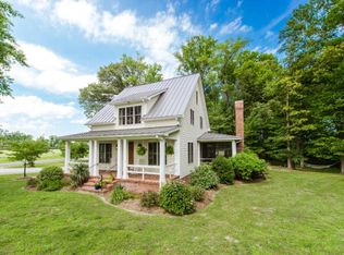 255 Cedar Pointe Dr, Weems, VA 22576