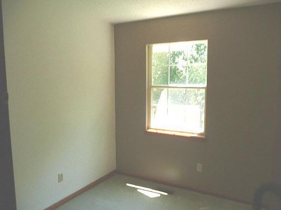 5th image of 207 SE Crestwood St