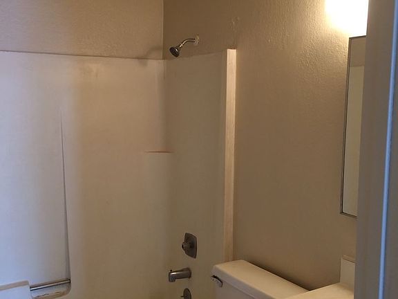 4th image of 715 Gillis St APT 7