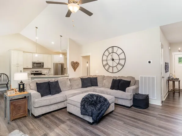 321 Rocky Run Ln, Lillington, NC 27546