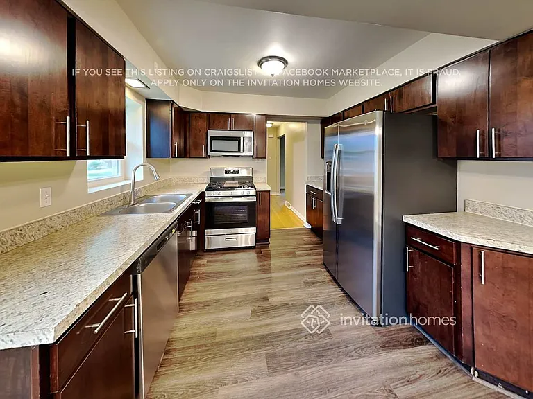 10111 S 53rd Ave — Photo 8
