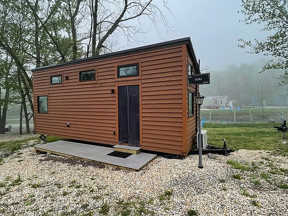 3rd image of 867 Schwanger Rd