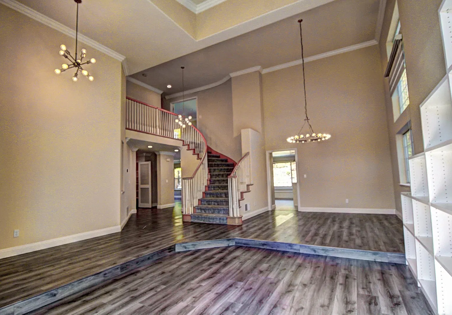5 bed, 3112 sqft, $6,800 — Photo 2