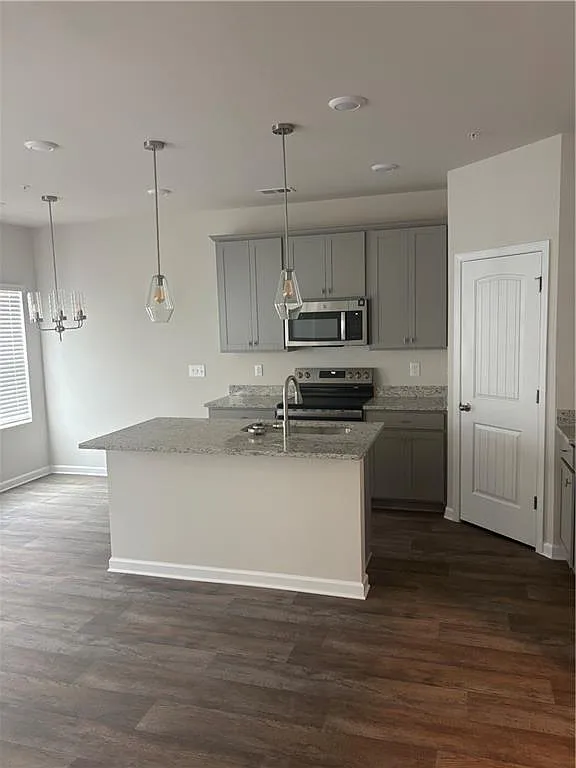 3 bed, 2.5 bath, 1700 sqft, $2,200 — Photo 4