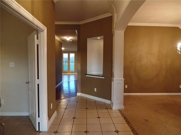 2nd image of 208 Golden Meadow Dr