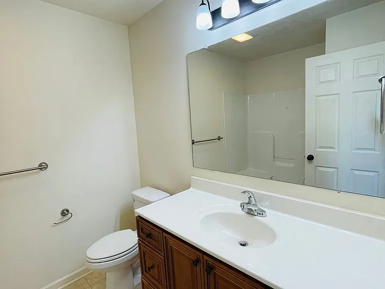 1023 Wellington Dr — Photo 9