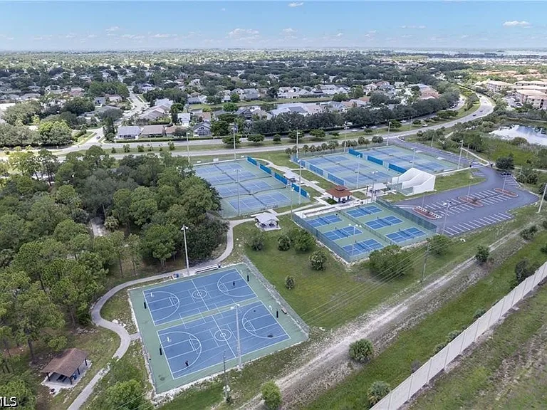 17791 Castle Harbor Dr — Photo 23