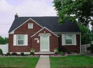 16105 Stephens Dr, Eastpointe, MI