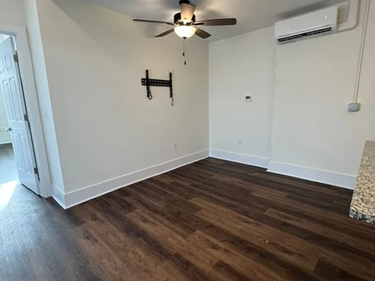 114 Nassau Pl — Photo 25