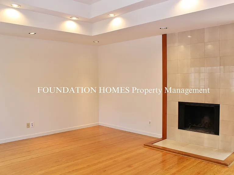 33 College Ct — Photo 12