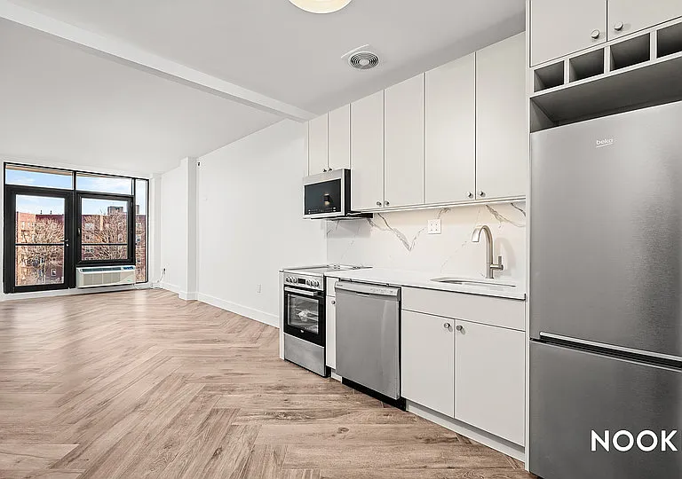 706 Ocean Pkwy #5C — Photo 3