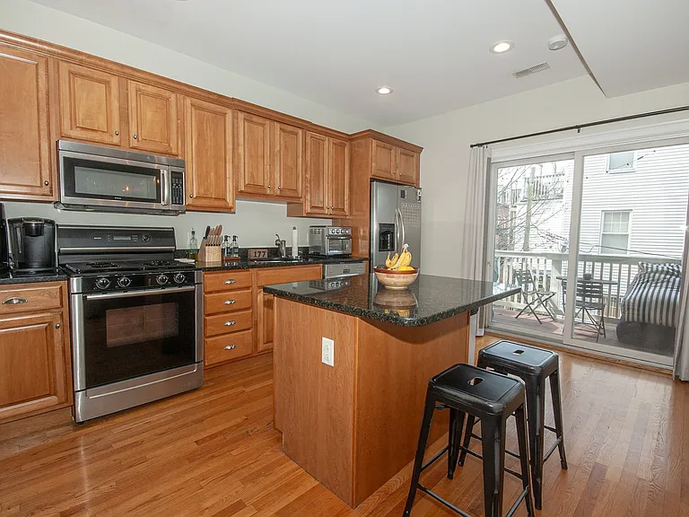 2 Burnham Pl #2 — Photo 16