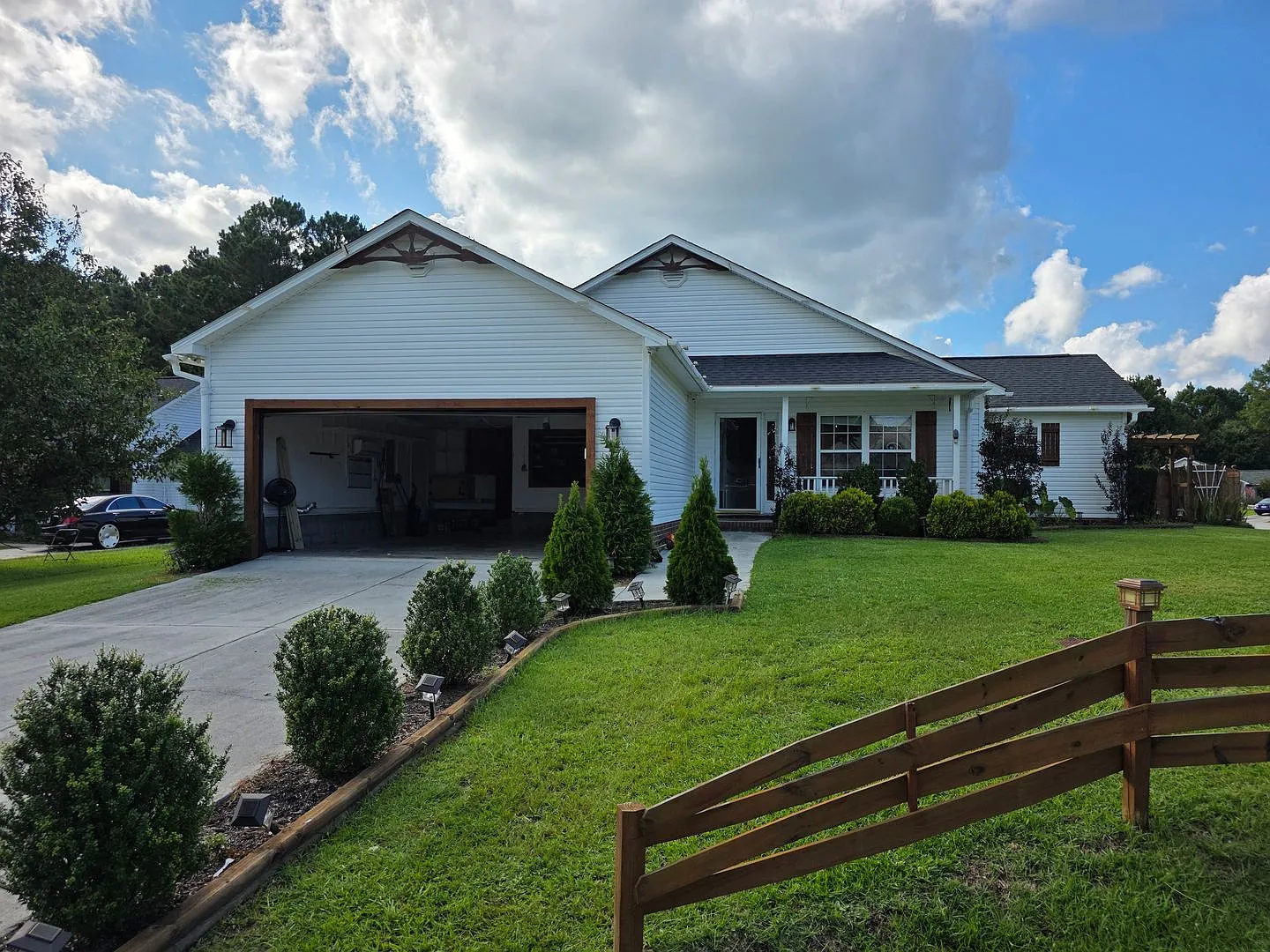 Spacious 3-Bedroom Home with Large Bonus Room in Brookstone — Photo 1